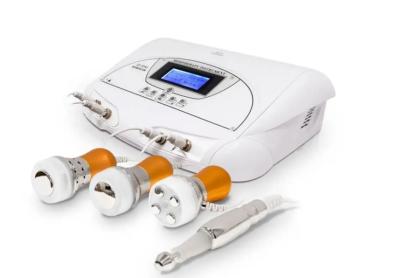 Appareil de mésothérapie virtuelle du visage et du corps